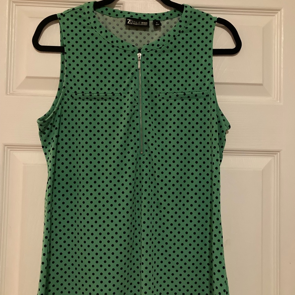 New York & Co Green Polka Dot Women's Top